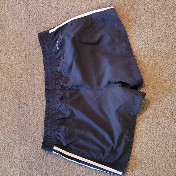 3 pair Women's workout shorts - Picture 13 of 16